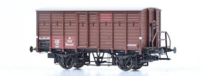 19-DK-872402 - H0 - Gedeckter Güterwagen QGR 35 776 mit Bremsebühne DSB, Ep. III